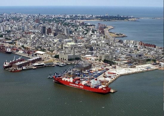 Plan estratégico, evaluación del mercado y sus negocios realizado por profesionales portuarios y logísticos de una Terminal Portuaria en Montevideo Uruguay